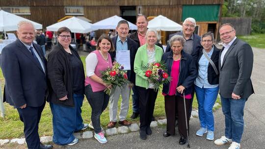 Bei der Dehoga-Hauptversammlung auf der „Wedding Ranch“ werden auch Mitglieder geehrt (von links): Frank Daudert (Vorsitzender d