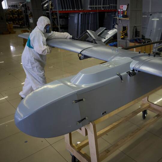 Ukraine-Krieg - Drohnenfabrik in der Ukraine