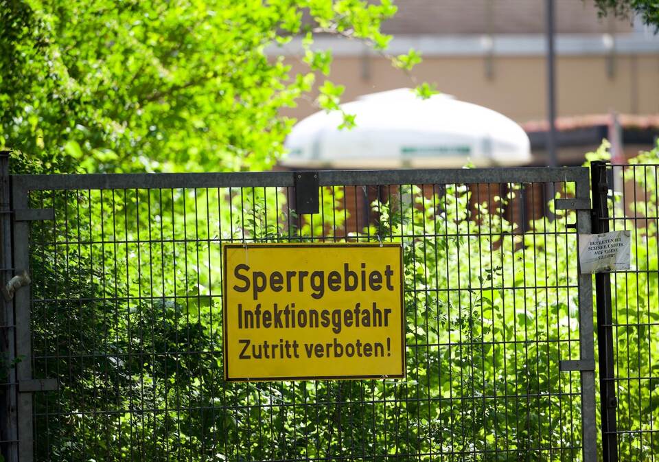Weitere Entwicklung des Ebola-Ausbruchs Weitere Entwicklung des Ebola-Ausbruchs