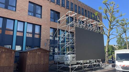 Großleinwand auf dem Kelterplatz: Zur Heim-EM 2024 hatte Mühlacker ein großes Public Viewing mitten in der Innenstadt organisier