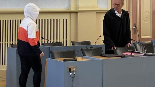 Prozess um totes Baby in Waschmaschine - Mutter vor Gericht