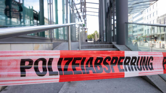 Auch Journalisten müssen ab 8 Uhr hinter der Absperrung zurückbleiben – das Evakuierungsgebiet sei „für alle Personen“ zu räumen Bombenfund Oststadt Evakuierung