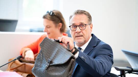 Ex-FPÖ-Chef Strache vor Gericht in Wien Ex-FPÖ-Chef Strache vor Gericht in Wien