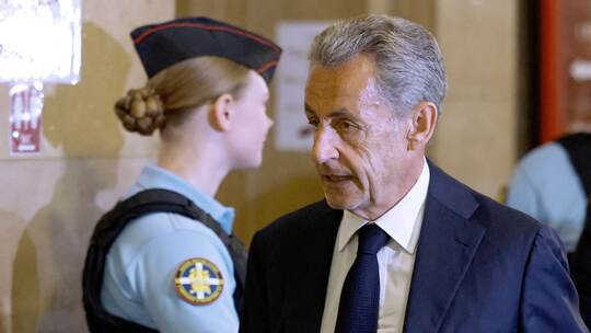 Frankreichs Ex-Präsident Sarkozy vor Gericht in Paris