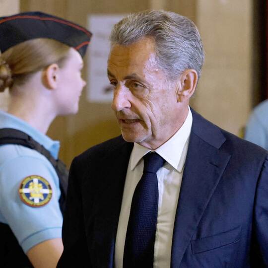 Frankreichs Ex-Präsident Sarkozy vor Gericht in Paris