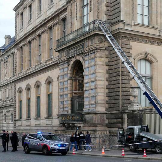 Spektakulärer Kunstraub im Louvre: Film und Doku geplant