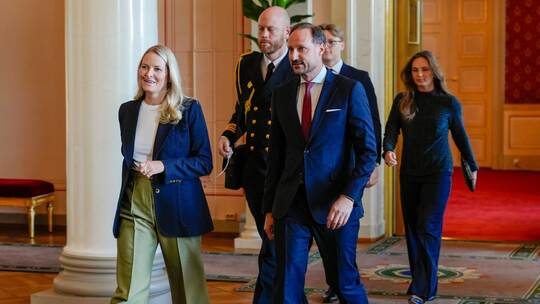 Mette-Marit mit Sauerstoffgerät bei offiziellem Termin