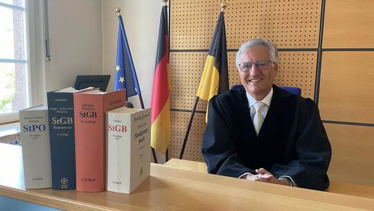 Nach über drei Jahrzehnten verlässt Bernd Lindner das Amtsgericht Maulbronn und geht in den Ruhestand. Hepfer