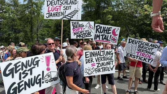 Demonstration und Totalsperre auf Brennerautobahn