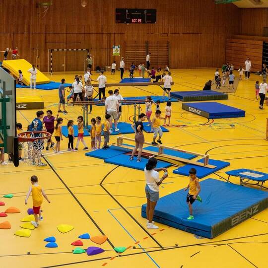 An der Fritz-Erler-Schule ist viel Bewegung für die Jüngeren geboten.