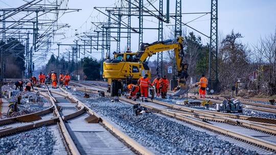 Verzögerungen bei Streckensanierung Hamburg-Berlin Verzögerungen bei Streckensanierung Hamburg-Berlin