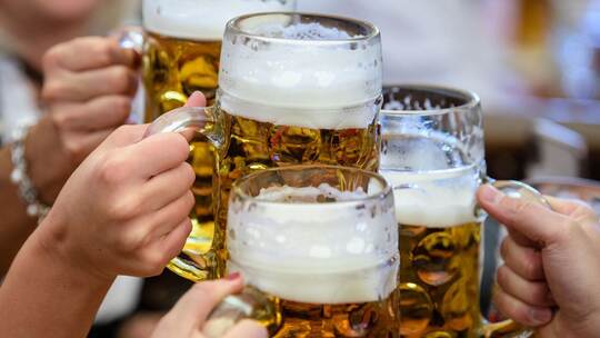 Im Bierzelt Im Bierzelt