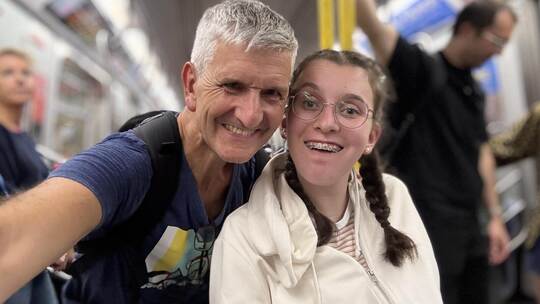 Mit Vater Armin in der New Yorker U-Bahn unterwegs.