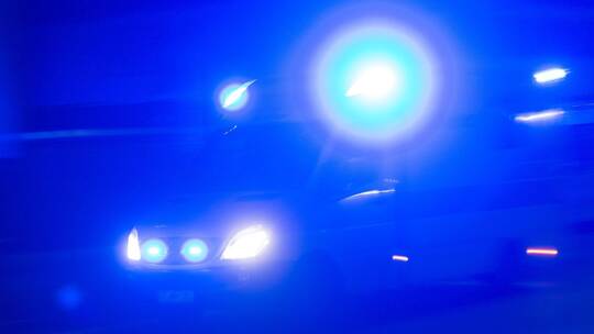 Rettungswagen mit Blaulicht Rettungswagen mit Blaulicht