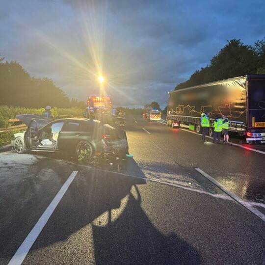 Unfall auf A81 - Autobahn gesperrt