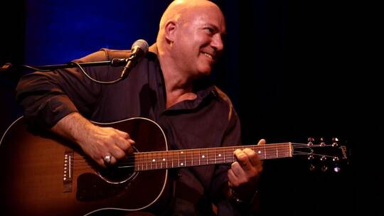 Der kanadische Sänger und Gitarrist Marty Hall hat am Samstag kommender Woche im Kulturhaus Osterfeld sein brandneues Live-Album