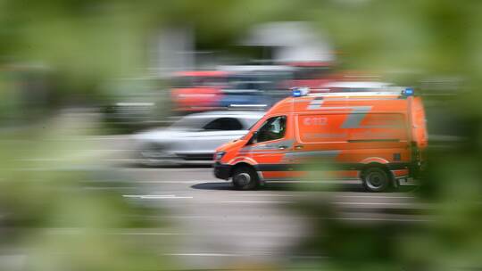 Rettungswagen - Symbolbild Rettungswagen - Symbolbild