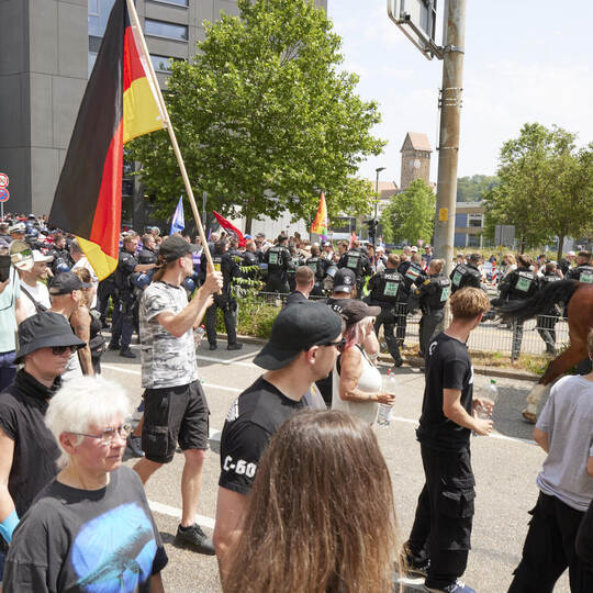 Bereits 2025 haben Neonazis gegen den CSD demonstriert. Tilo Keller Christopher Street Day. Gegendemonstration von "Der Störtrupp Süd" und dazu Gegendemonstration von "Antifa"