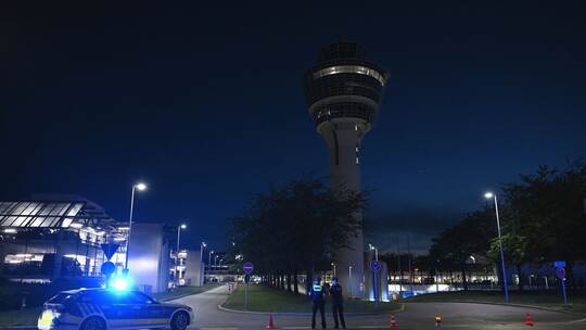 Flughafen München stellt teilweise Betrieb ein Flughafen München stellt teilweise Betrieb ein