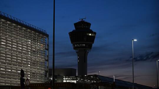 Flughafen München stellt Betrieb ein