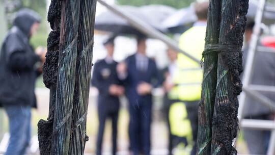 Innenminister Hagel besucht Umspannwerk nach Brand