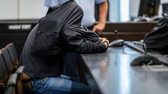 Prozessauftakt nach Fund von Leiche in Koffer Prozessauftakt nach Fund von Leiche in Koffer