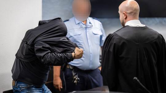 Prozessauftakt nach Fund von Leiche in Koffer Prozessauftakt nach Fund von Leiche in Koffer