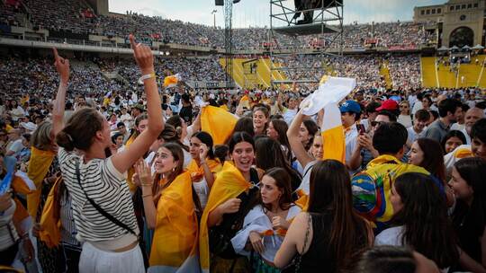 Papst Leo XIV. besucht Spanien - Olympiastadion