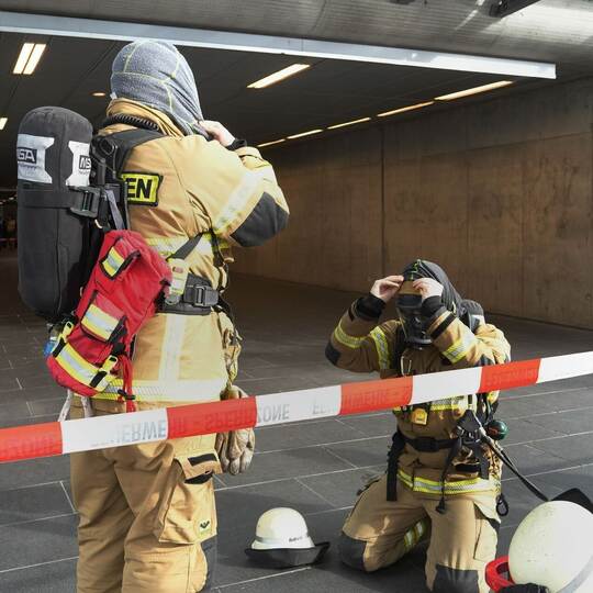 Ätzende Flüssigkeit? Zug in Böblingen evakuiert