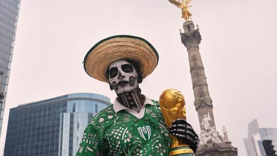 Vor der Fußball-WM - La-Ola-Welle in Mexiko Vor der Fußball-WM - La-Ola-Welle in Mexiko