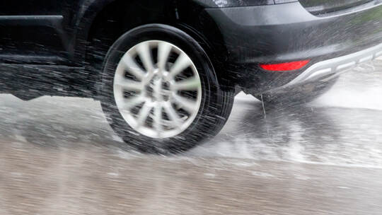 Autos im Regen