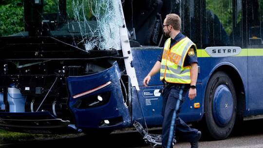 Zwei Busse stoßen in Oberbayern zusammen - mehrere Verletzte Zwei Busse stoßen in Oberbayern zusammen - mehrere Verletzte