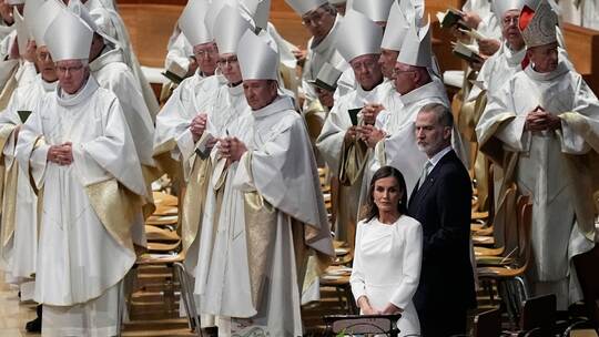 Papst Leo XIV. besucht Spanien - Sagrada Familia Papst Leo XIV. besucht Spanien - Sagrada Familia