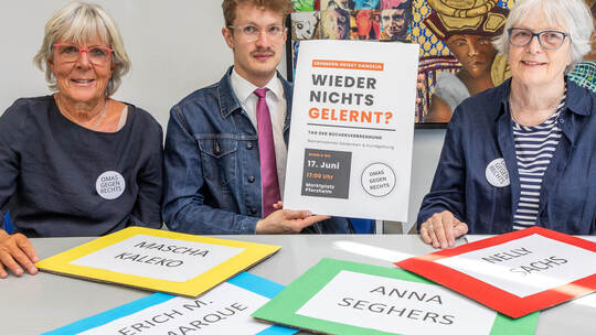 Kündigen den ersten Gedenktag der Bücherverbrennung an: Elisabeth Vogt und Ingrid Vogt (beide „Omas gegen Rechts Pforzheim-Enzkr