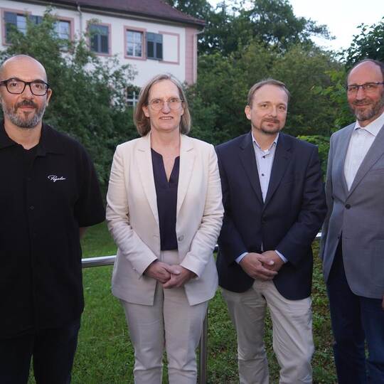 Pflegedienstleiter Marco Zivojnovic, Vorstandsvorsitzende Katrin Haible, ihre Stellvertreter Marc Weinbrecht und Hartmut Kunzman