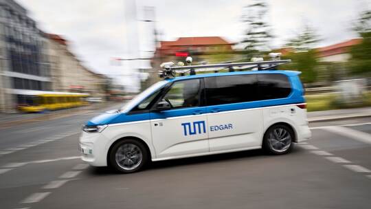 Erste Realfahrt eines autonomen Fahrzeugs unter neuen Bedingungen