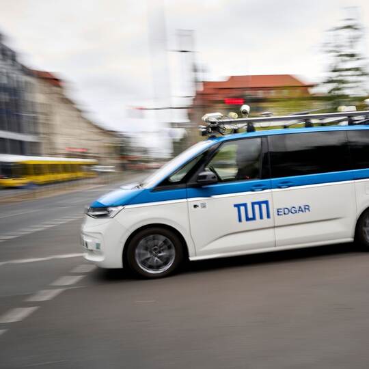 Erste Realfahrt eines autonomen Fahrzeugs unter neuen Bedingungen