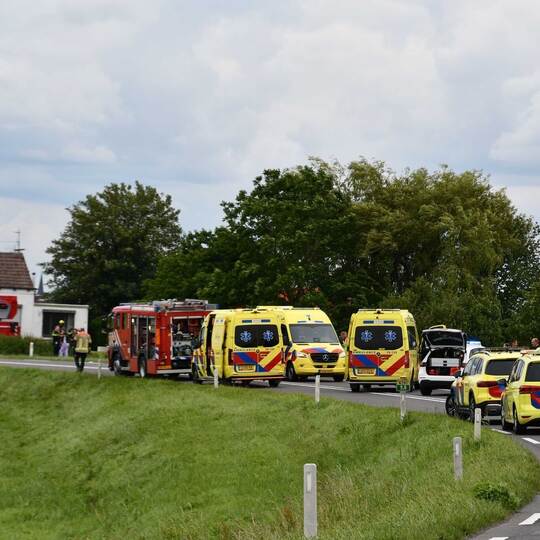 Auto schleudert in eine Schülergruppe in Vogelwaarde Auto schleudert in eine Schülergruppe in Vogelwaarde