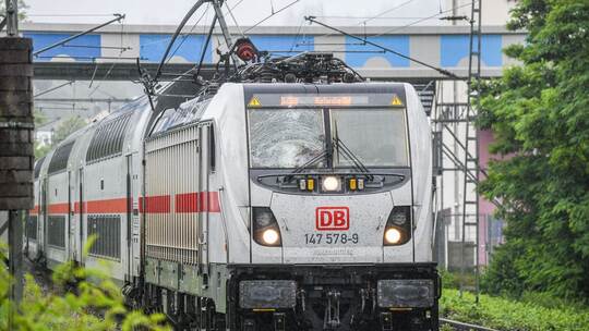 Oberleitung fällt auf Intercity Oberleitung fällt auf Intercity