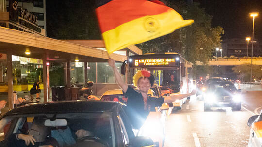 Autokorso nach Deutschland : Ungarn