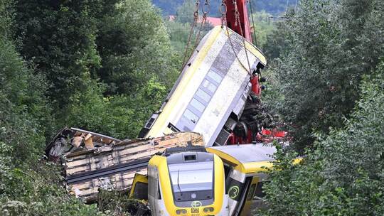 Nach dem Zugunglück in Oberschwaben Nach dem Zugunglück in Oberschwaben