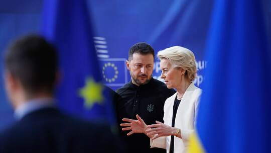 Ursula von der Leyen (r) und Wolodymyr Selenskyj Ursula von der Leyen (r) und Wolodymyr Selenskyj