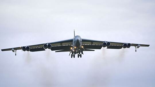 B-52-Bomber. B-52-Bomber.