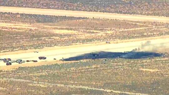 B-52-Bomber stürzt in Kalifornien ab B-52-Bomber stürzt in Kalifornien ab