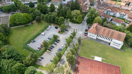 Rechts neben der Turnhalle des TV Eutingens soll die Feuerwache entstehen, wenn es nach der Stadtverwaltung geht. Der Sportplatz