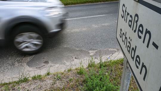 Schäden an Straßen Schäden an Straßen