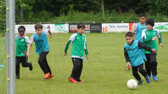 So sieht das Jugendtraining beim TSV Schömberg aus. Einige der Nachwuchsspieler des Vereins haben sich schon für das Fußballcamp