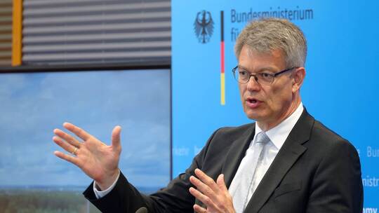 Bundesverkehrsminister informiert zu Bonner Rheinbrücke Bundesverkehrsminister informiert zu Bonner Rheinbrücke