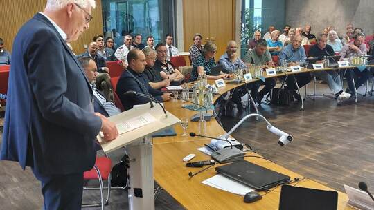 Landrat Helmut Riegger übt heftige Kritik am Haushalt. Foto: Recklies