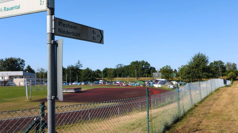 Verletzte bei Blitzeinschlag auf Sportfest Verletzte bei Blitzeinschlag auf Sportfest